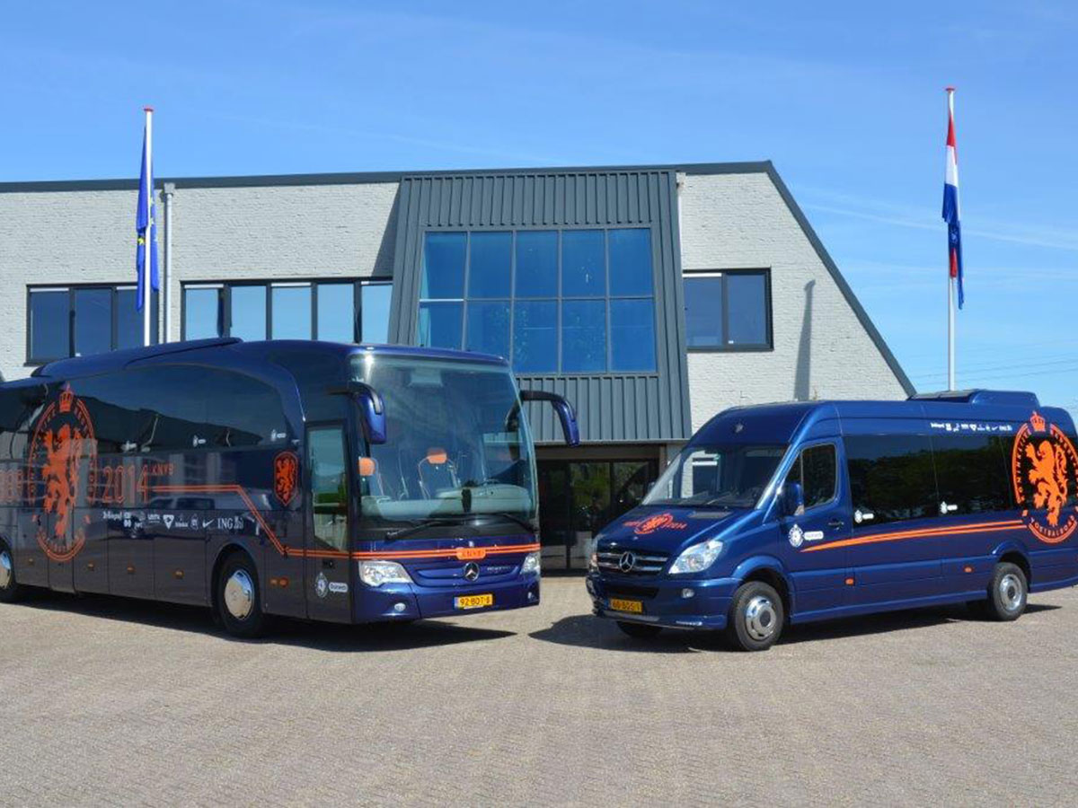 Touringcarbelettering