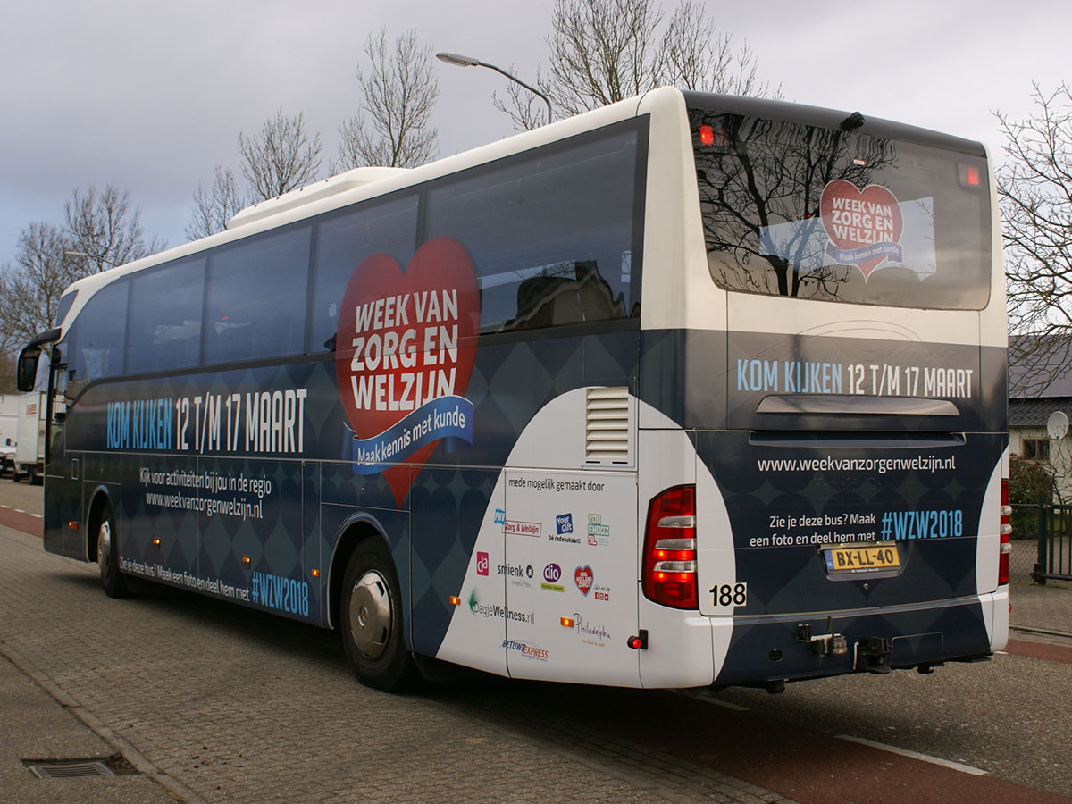 Touringcarbelettering